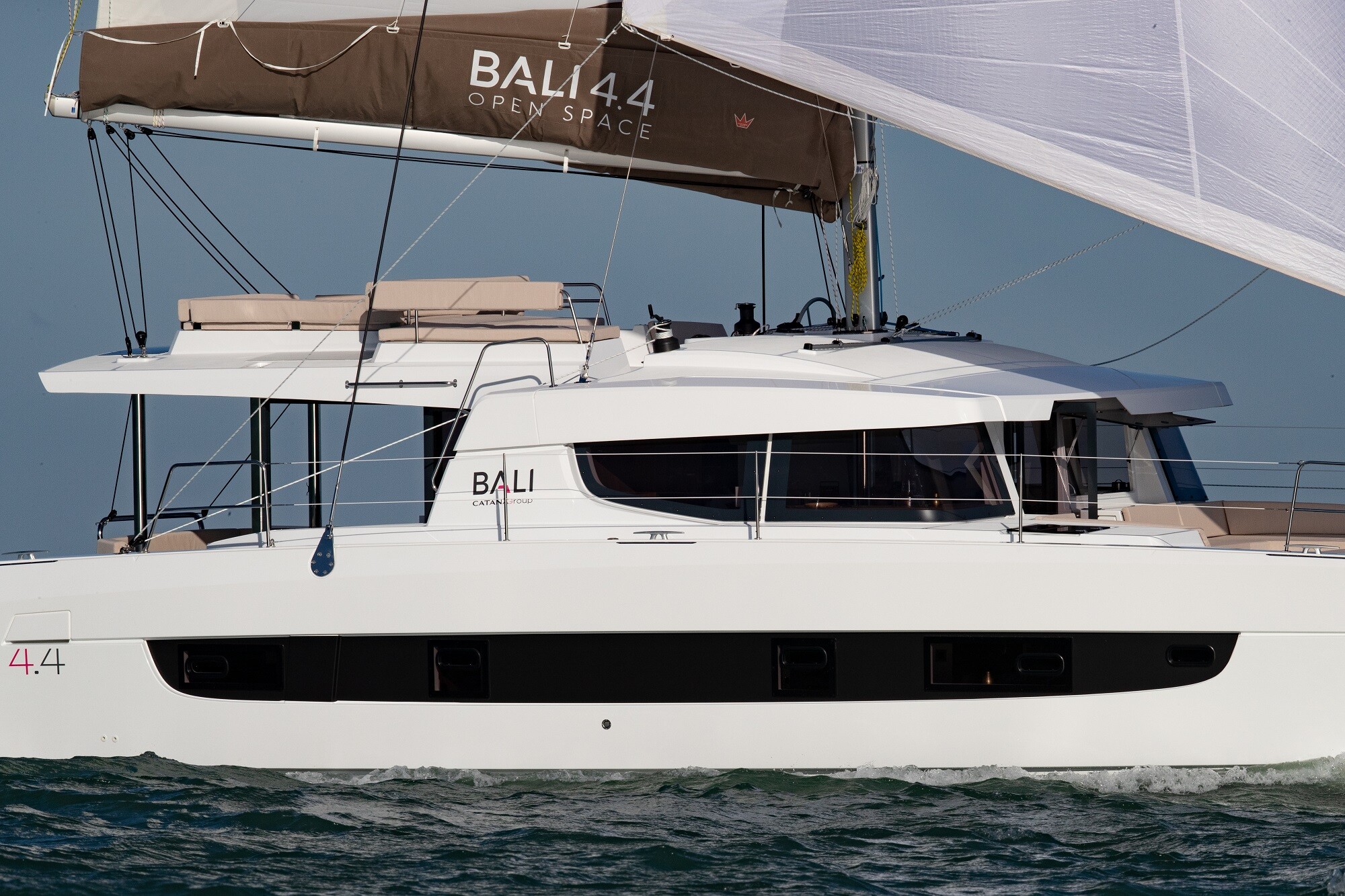 Bali 4.4, Voyager