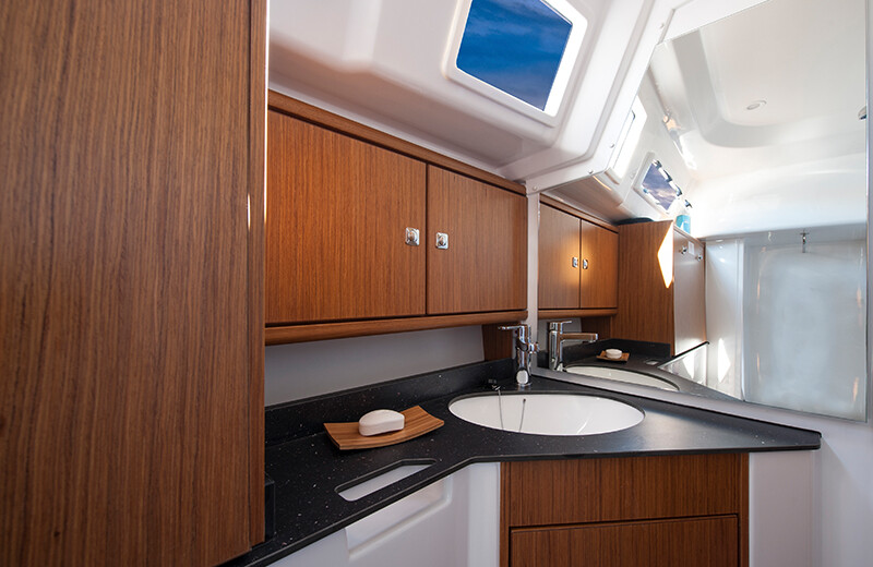 Bavaria Cruiser 33, Adria Breeze