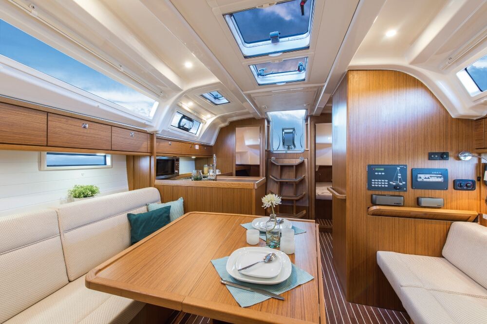 Bavaria Cruiser 37, Adria Nina