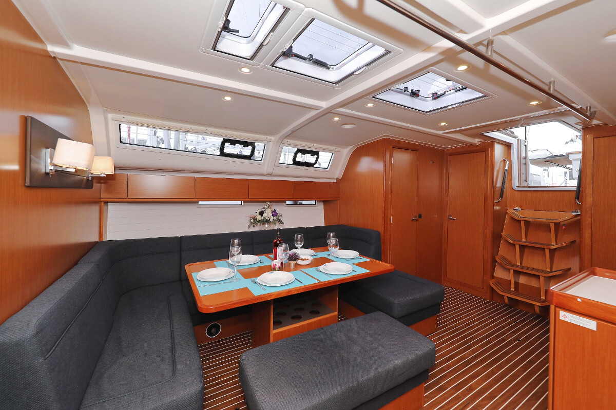 Bavaria Cruiser 51, silence one