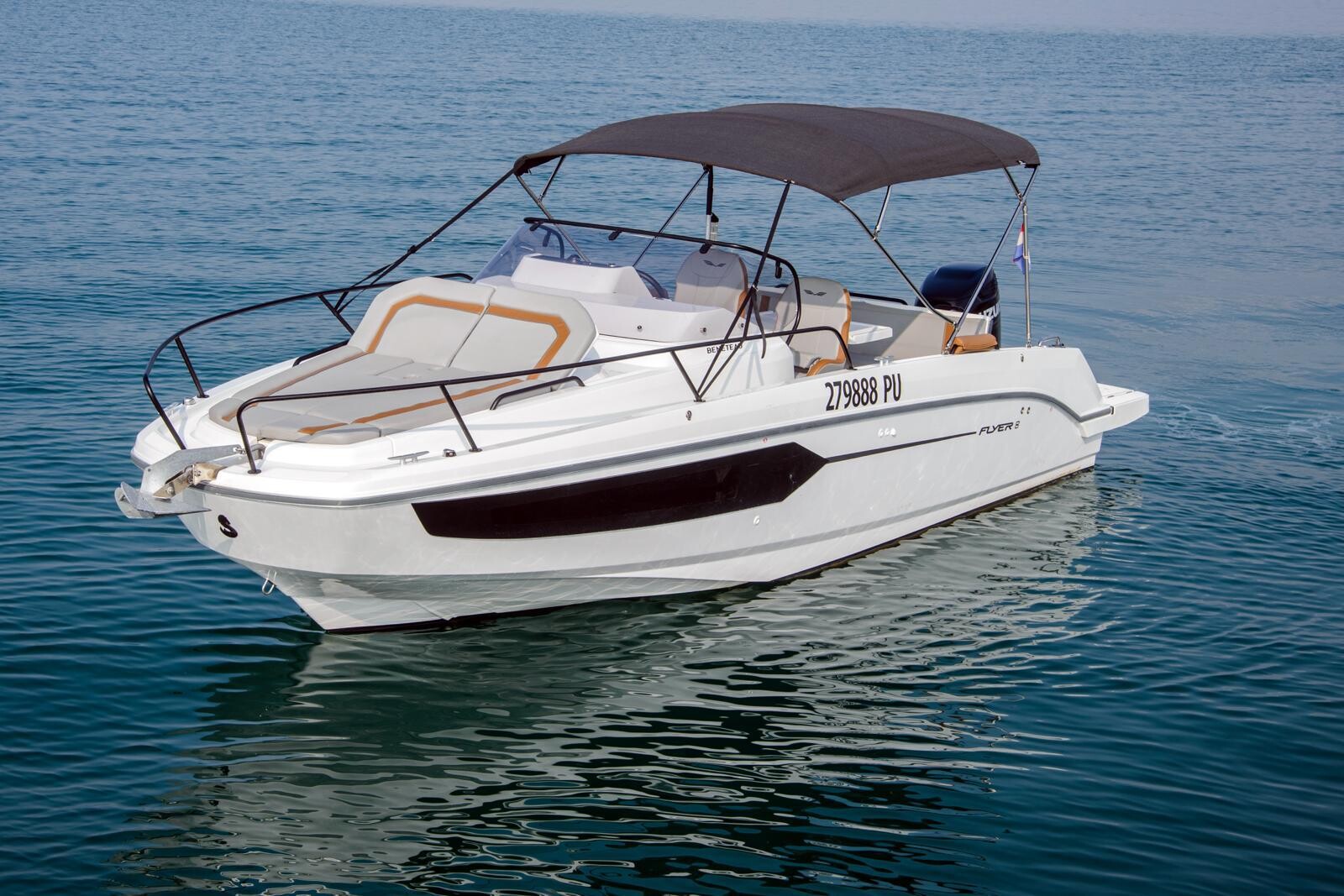 Beneteau, Beneteau Flyer 8