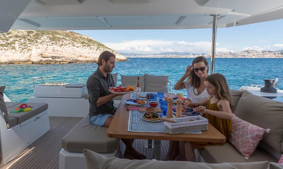 Fountaine Pajot Astrea 42, Felis