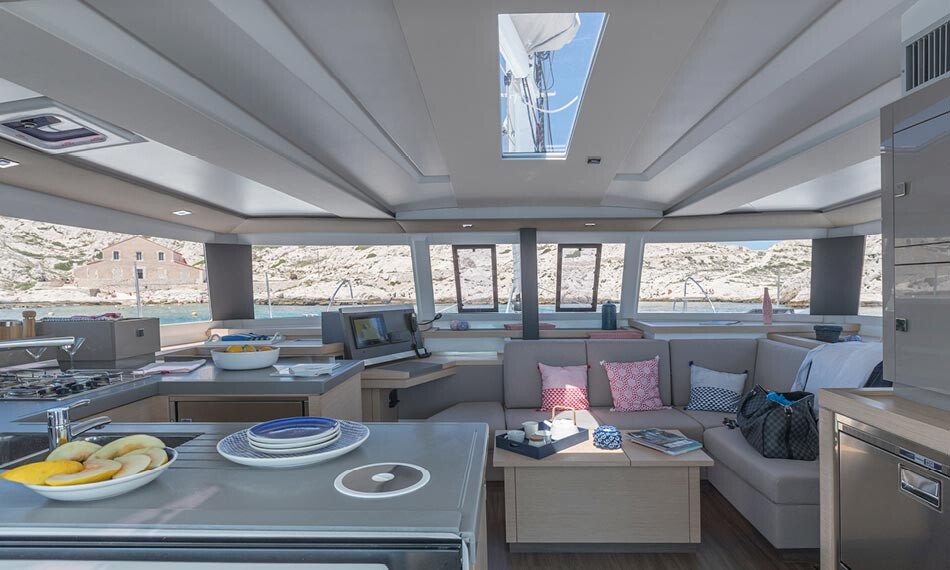 Fountaine Pajot Astrea 42, Felis