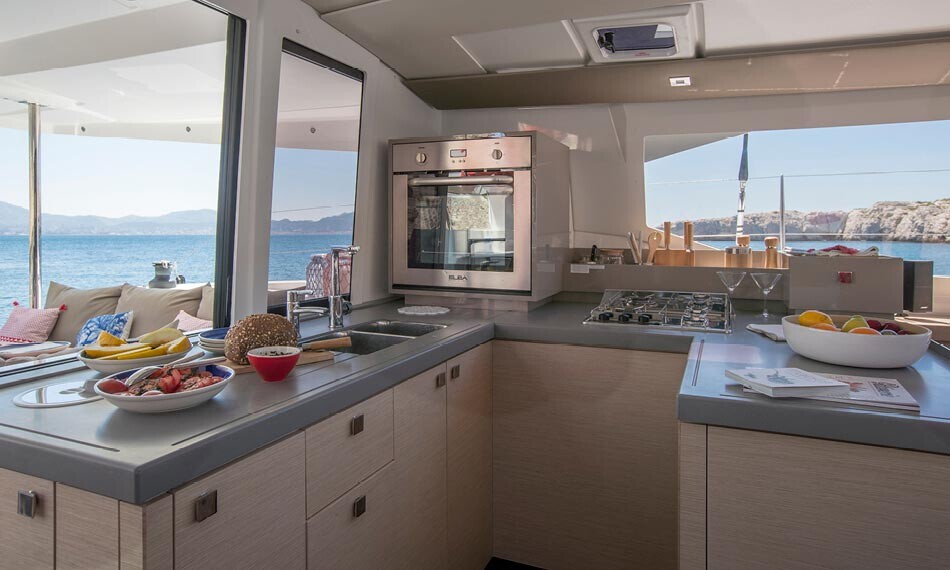 Fountaine Pajot Astrea 42, Felis