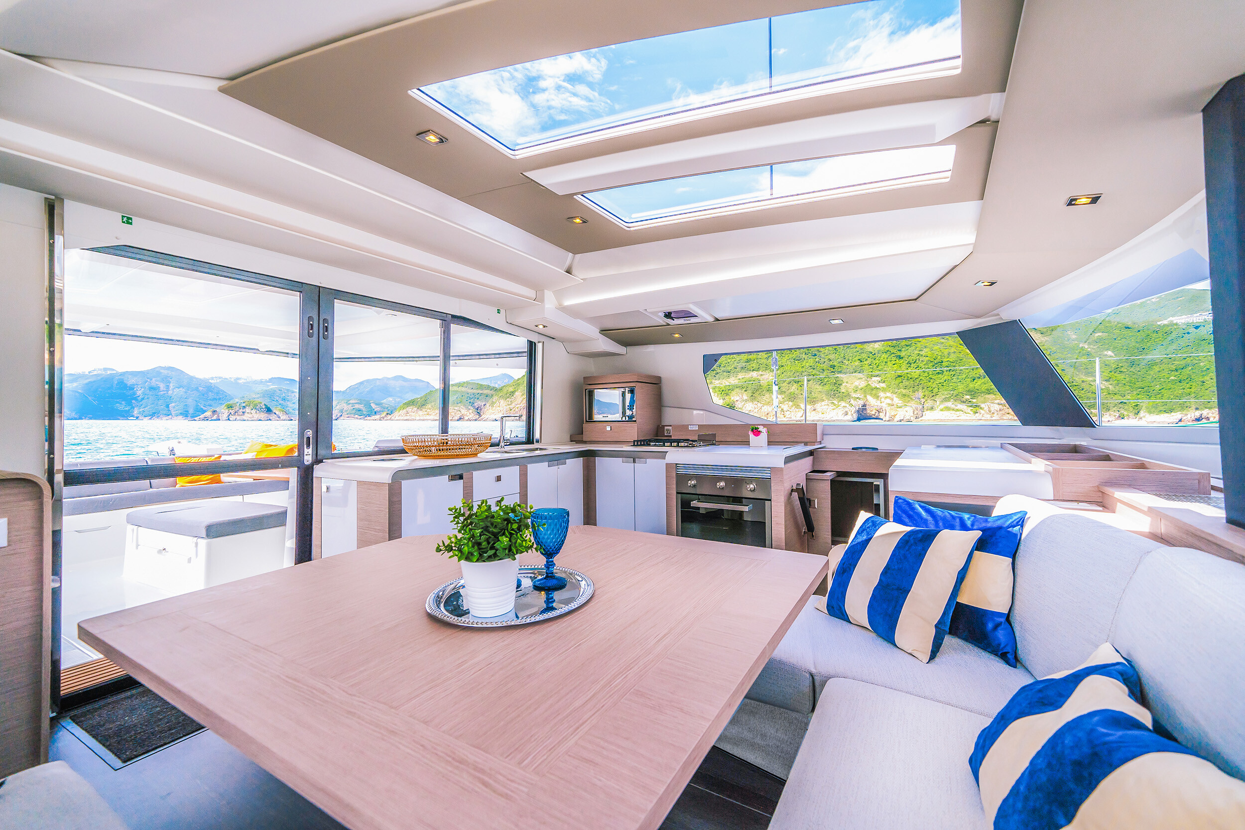 Fountaine Pajot Tanna 47, First Life