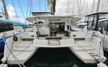 Lagoon 42, Lila