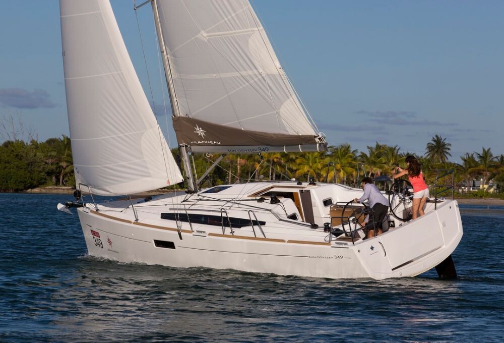 Sun Odyssey 349, Bravo Kiss