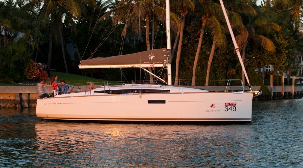 Sun Odyssey 349, Bravo Kiss