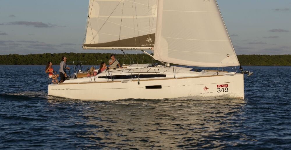 Sun Odyssey 349, Bravo Kiss